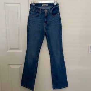Levi’s High Rise Bootcut / Flare Jeans